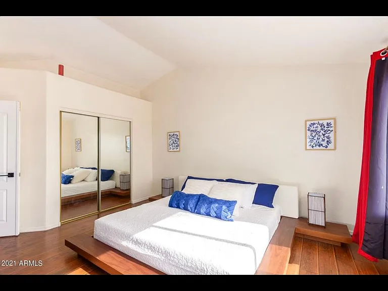 915 E Montoya Ln — Photo 22