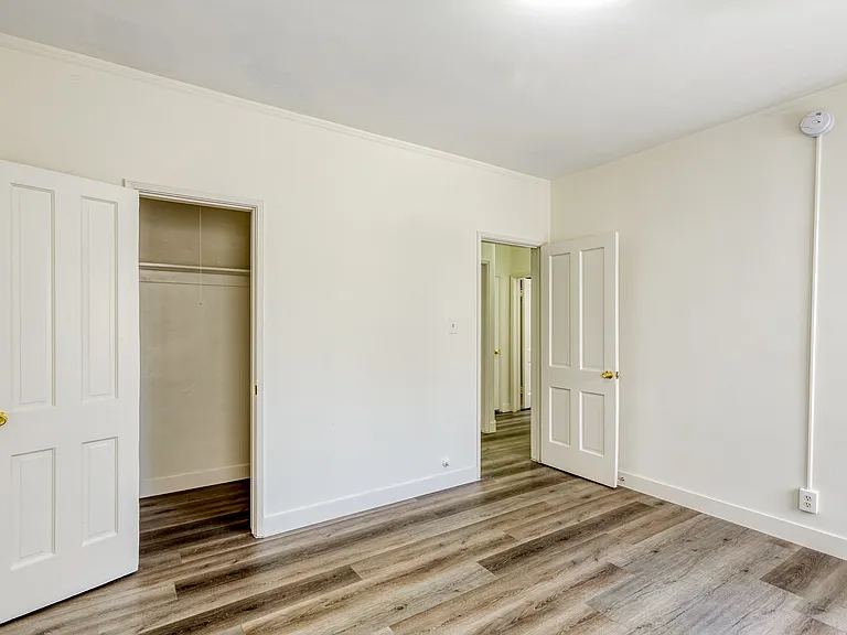 1100 Westmoreland Apartments — Photo 13