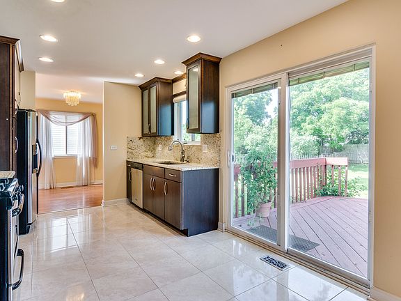 5th image of 1044 Ashford Ln