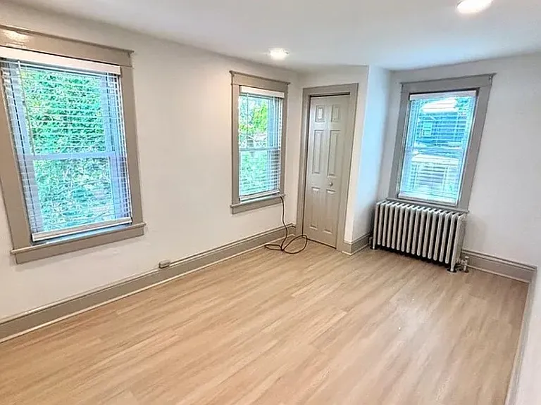 40 W James St #7 — Photo 5