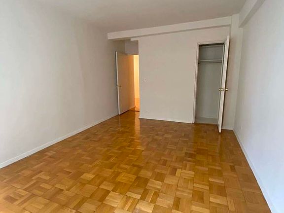 3rd image of 225 E 46th St APT 6D