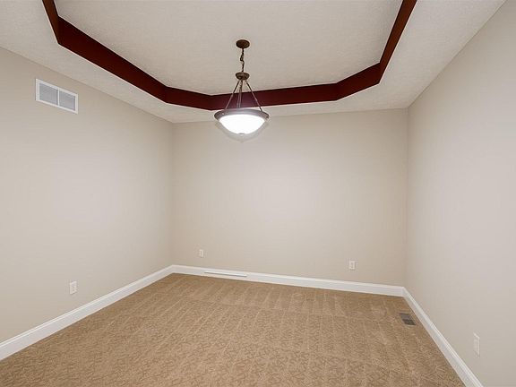 4th image of 69 Crista Ann Ct