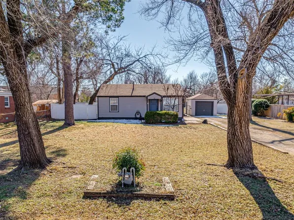 32 E 11th St, Edmond, OK 73034