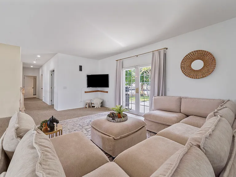 4949 Rau Ln — Photo 8