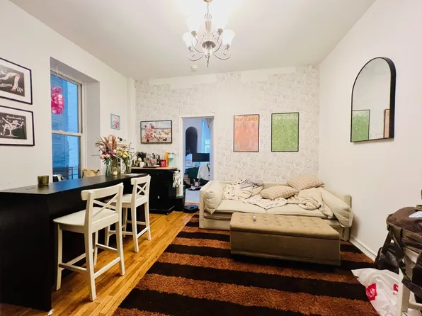 202 E 21st St APT 3A, New York, NY 10010