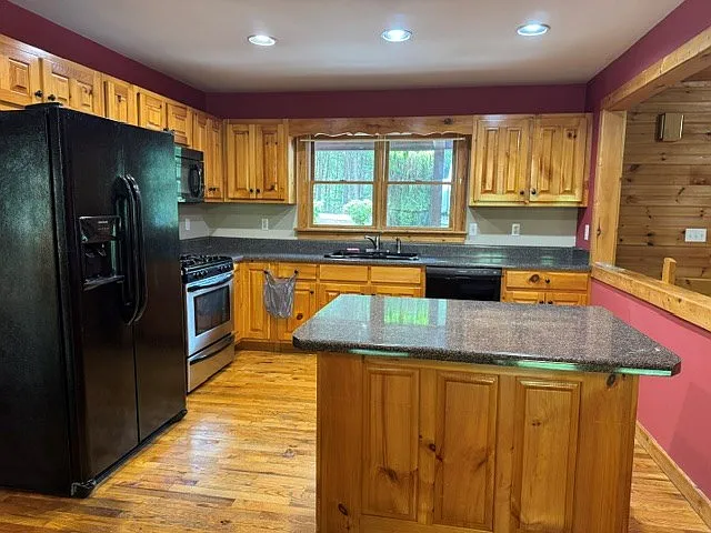 2 bed, 1500 sqft, $2,200 — Photo 4