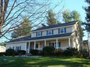 18 Pond Point Dr, Bedford, NH 03110
