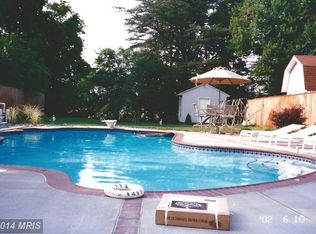 928 Hammonds Ln, Baltimore, MD 21225