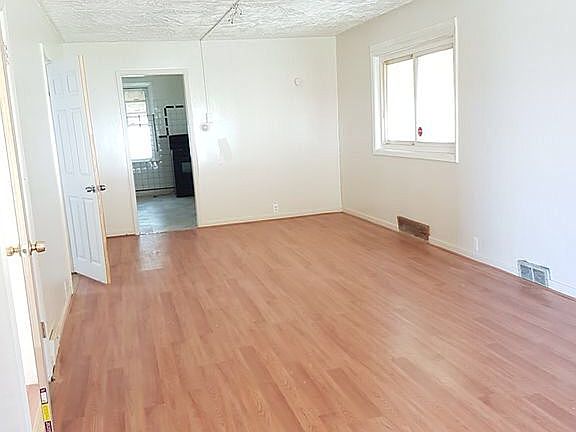2nd image of 203 Texas St