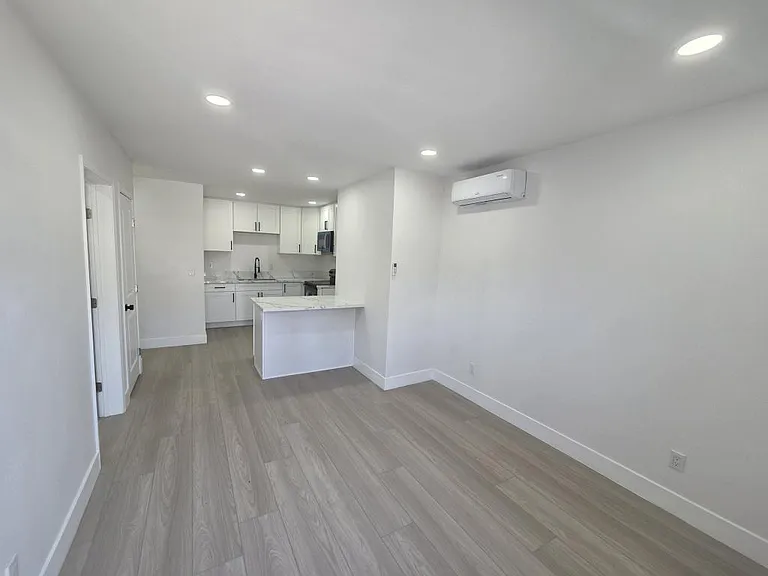 2838 Washington St — Photo 1