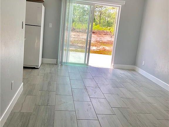 3rd image of 1607 Edison Ave