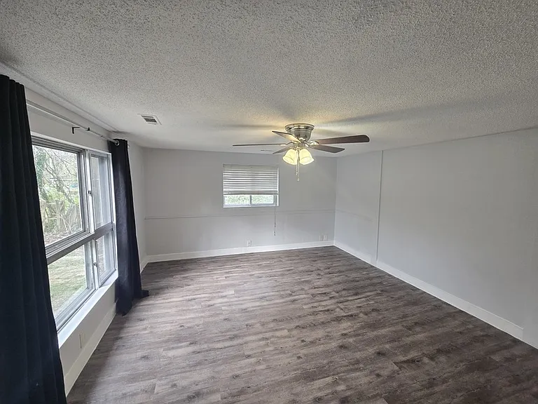 1007 Olsen Ave — Photo 20