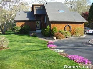 8 Seacrest Dr, Westerly, RI 02891