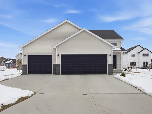 454 Skylane St, Kindred, ND 58051