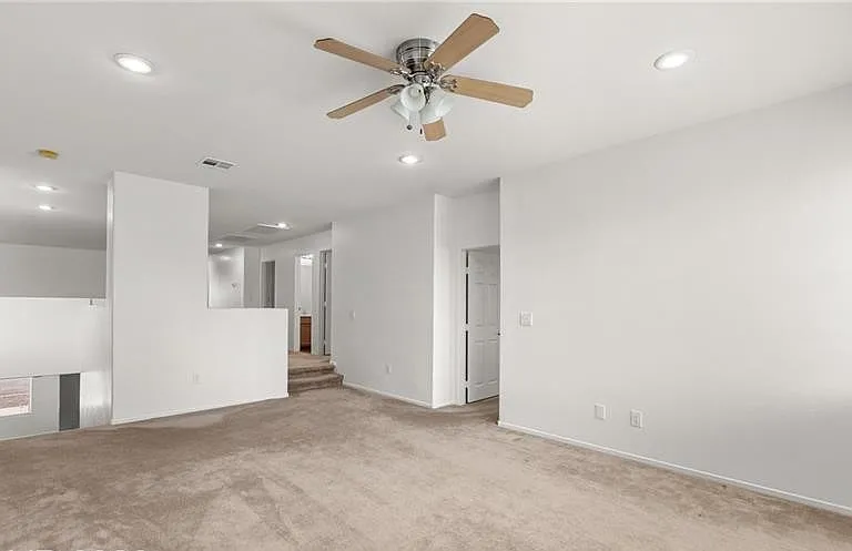 9123 Weeping Hollow Ave — Photo 20