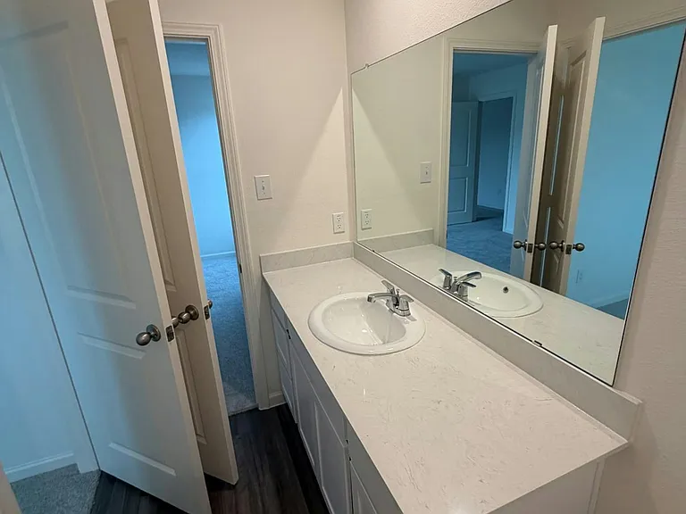 400 Portsmouth Dr — Photo 15