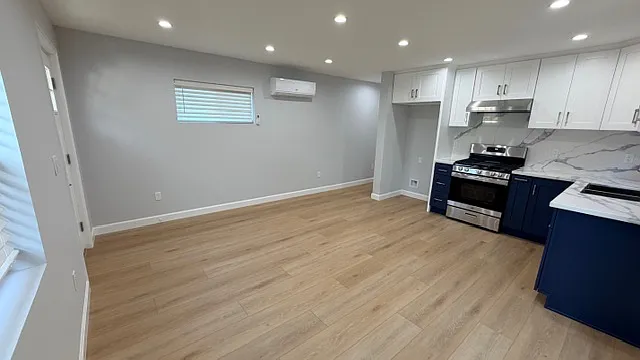 2638 N Frederic St #101 — Photo 11