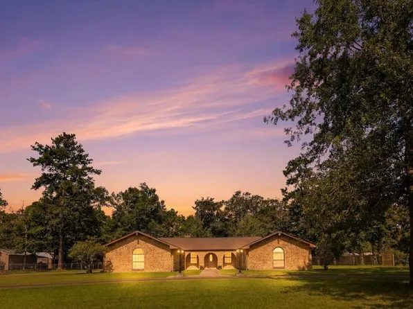 35 Taft Ave, Lumberton, TX 77657
