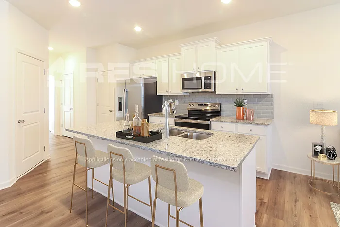 3 bed, 2.5 bath, 1552 sqft, $1,749 — Photo 4