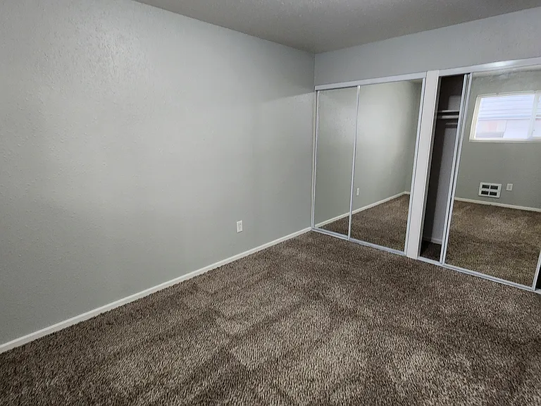 Hawaiian Apartments — Photo 46
