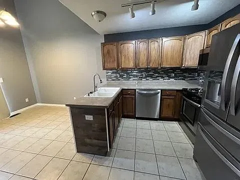 1141 Alexandria Dr — Photo 14