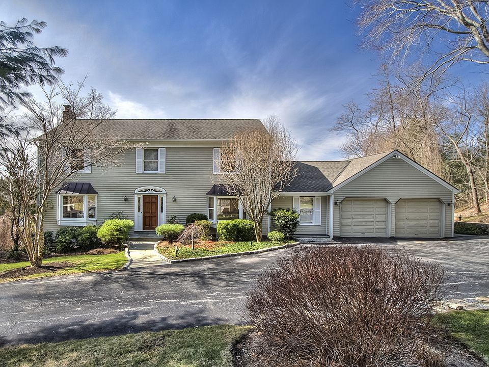 1st image of 90 Deerfield Ln N