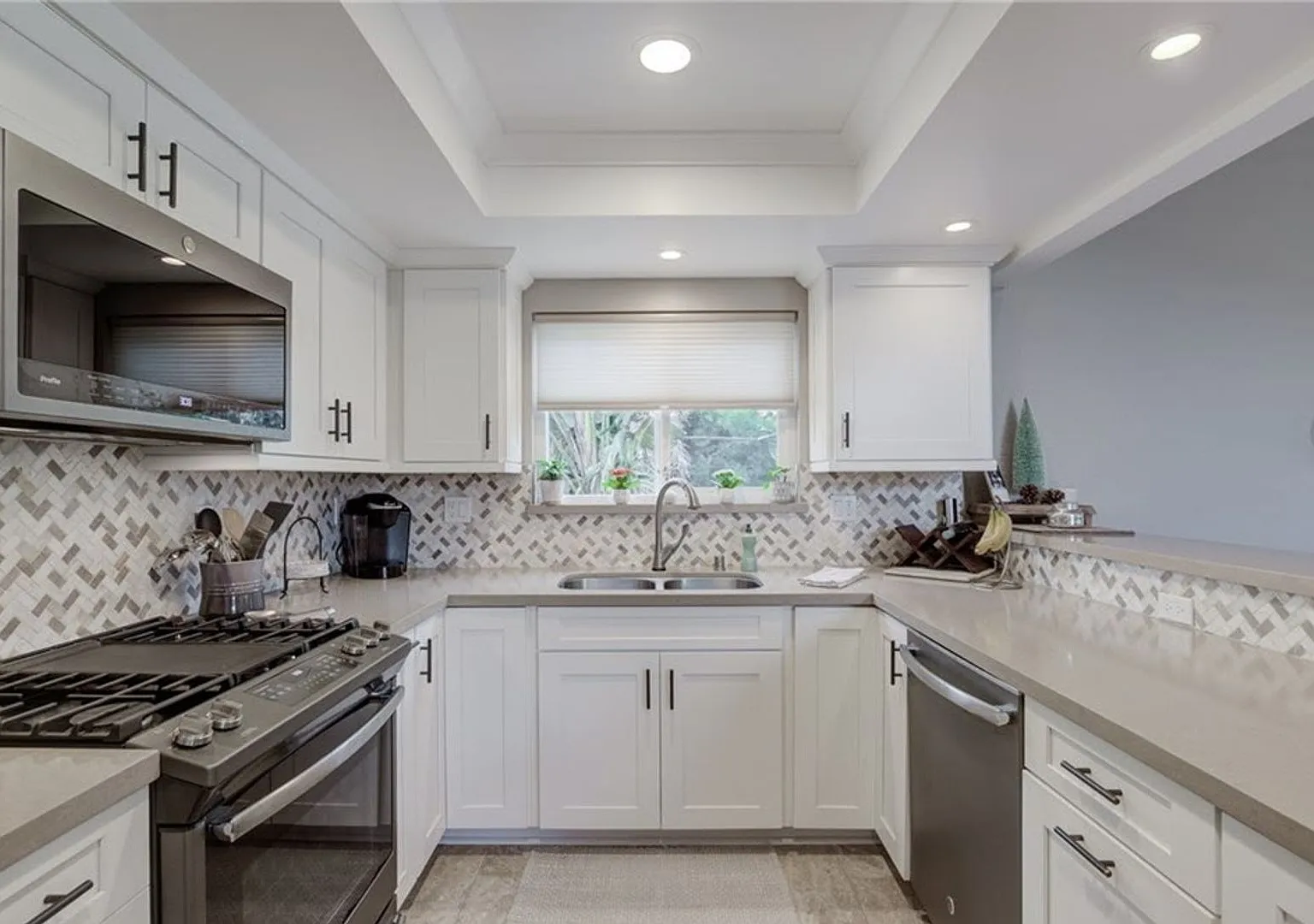 Luxury Living In North Redondo Beach | This Property Checks All The Boxes! — Photo 1