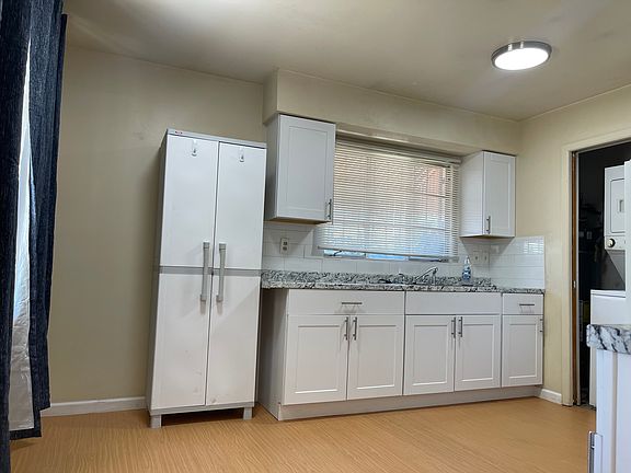 4th image of 1040 Truman St SE APT A
