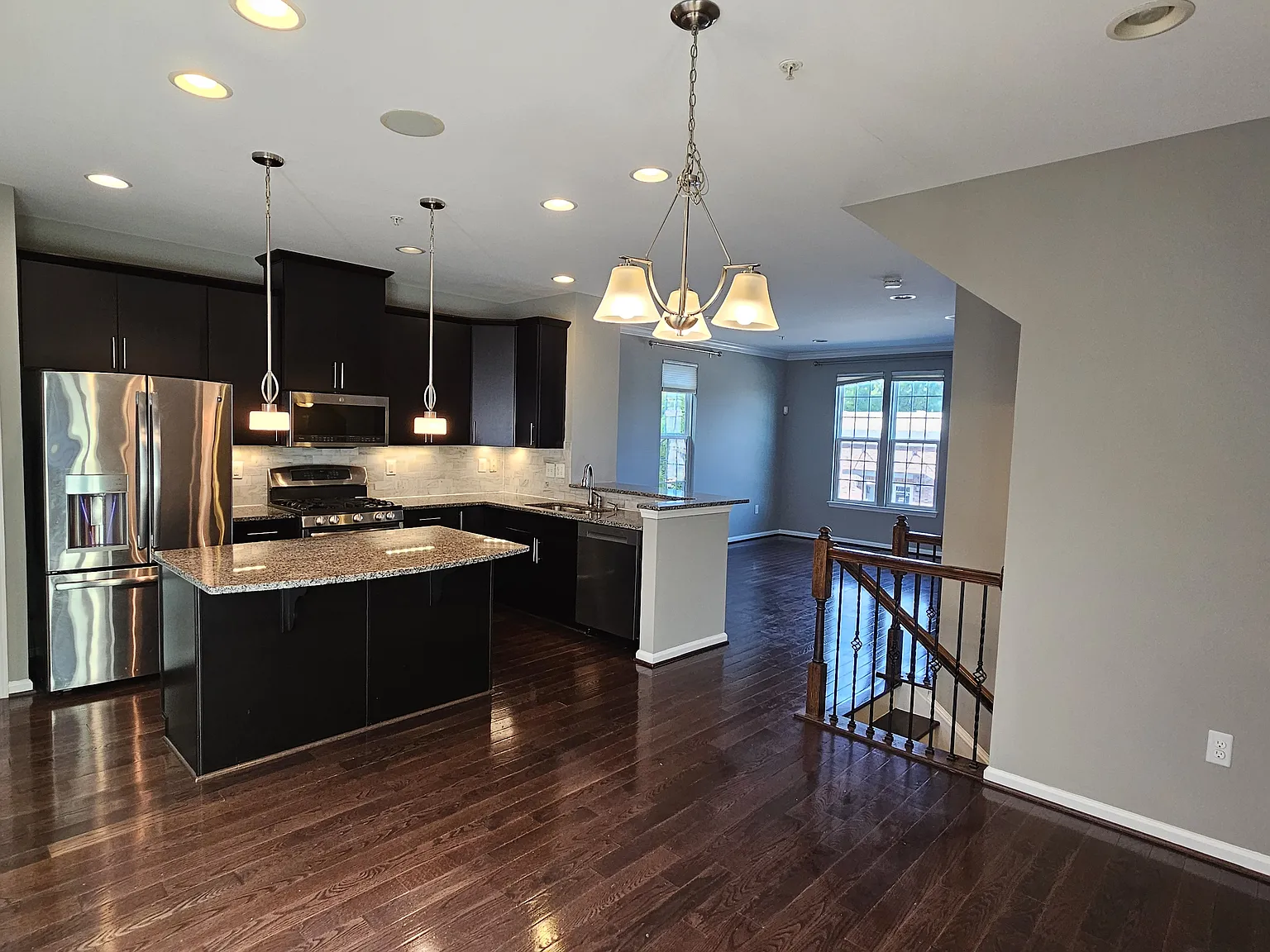 3 bed, 2.5 bath, 1980 sqft, $3,500 — Photo 3
