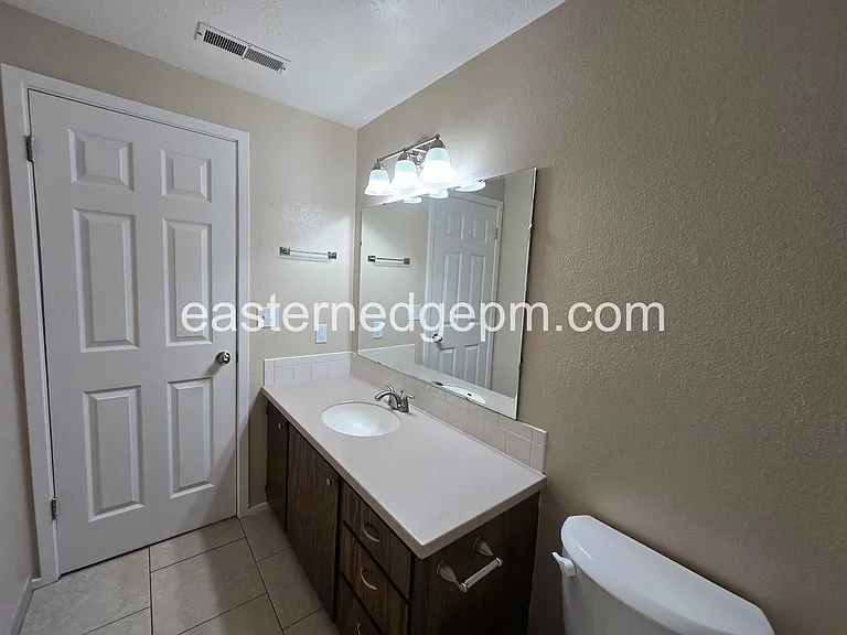 426-538 NW 9th St — Photo 11