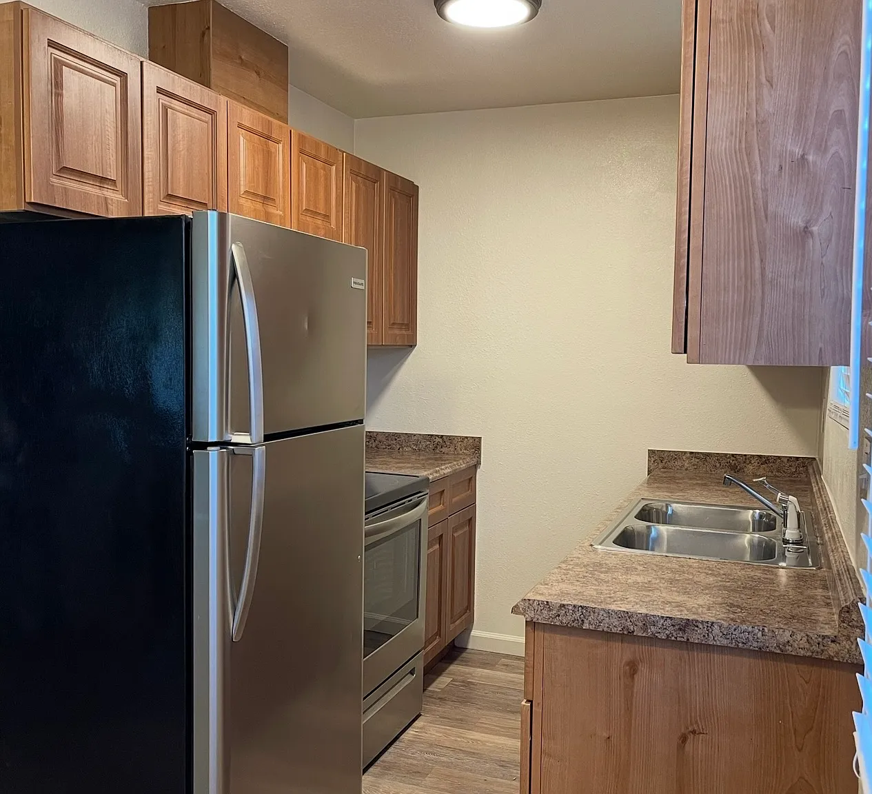 23 E Walnut St — Photo 1