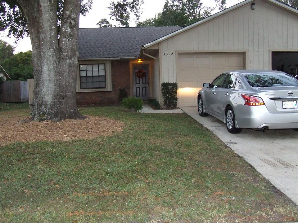 (1) Car Garage, auto garage door opener for easy access! W/D located in garage.