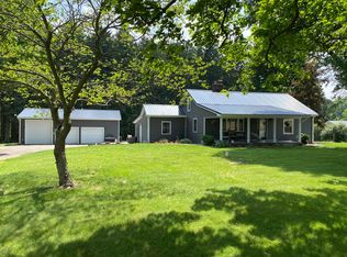 2411 S Sand Lake Rd, Hillsdale, MI 49242