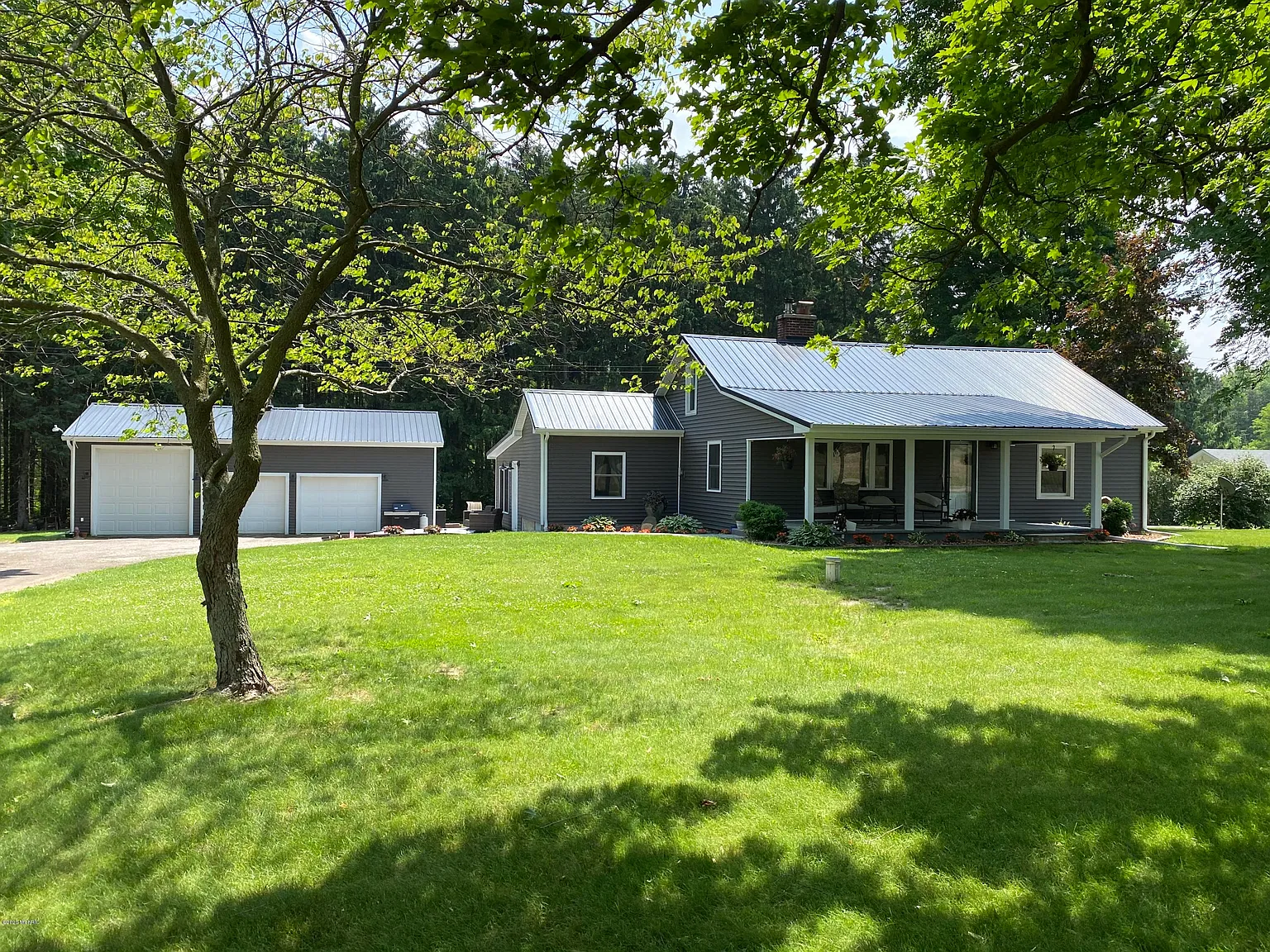2411 S Sand Lake Rd photo 1