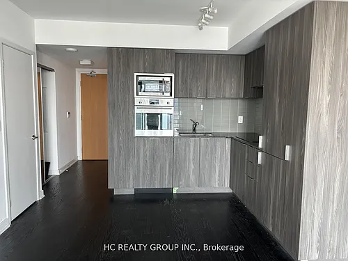 11 Wellesley St W Photo 1