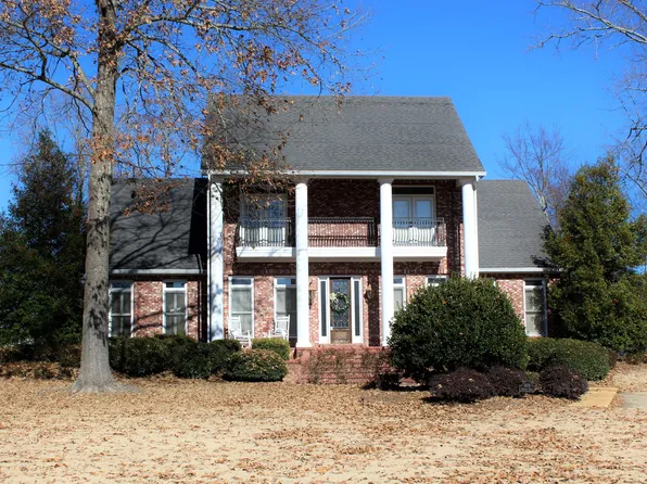 1659 Larkspur Cir, Tupelo, MS 38801