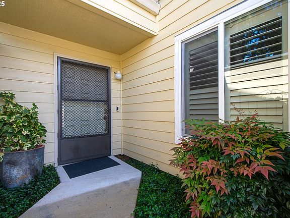 2nd image of 4505 NE Plains Way #84