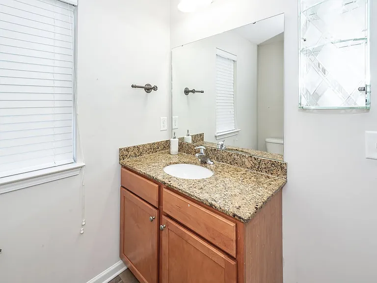 484 Truman Dr — Photo 19