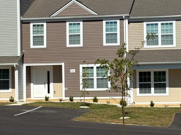 380 Skylar Dr NW, Christiansburg, VA