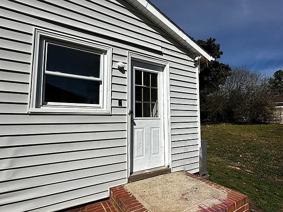 2nd image of 3048 Marigold Ln