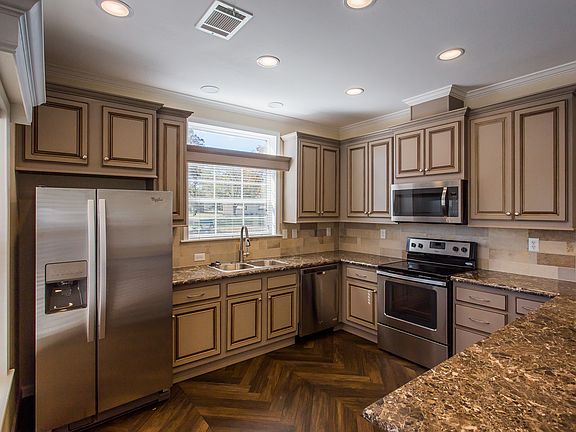 5th image of 6700 B Lakewood #86