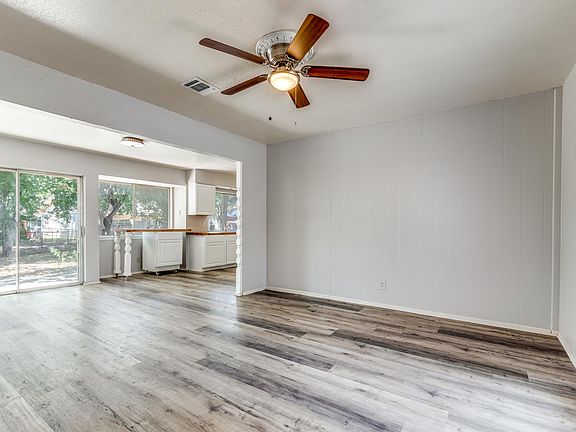 2nd image of 827 Spring Park St