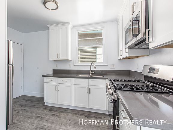 3rd image of 3807 1/4 W Adams Blvd #A