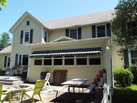 5th image of 702 S Main St