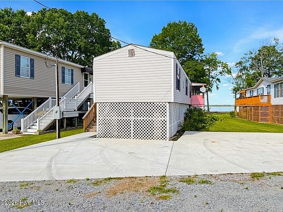 3rd image of 780 Hollis Drive