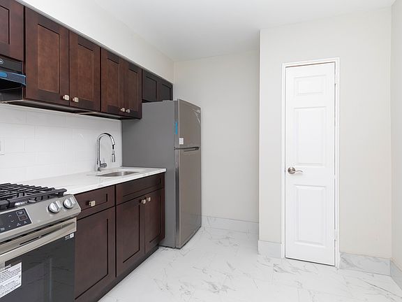 5th image of 6930 N Broad St #204