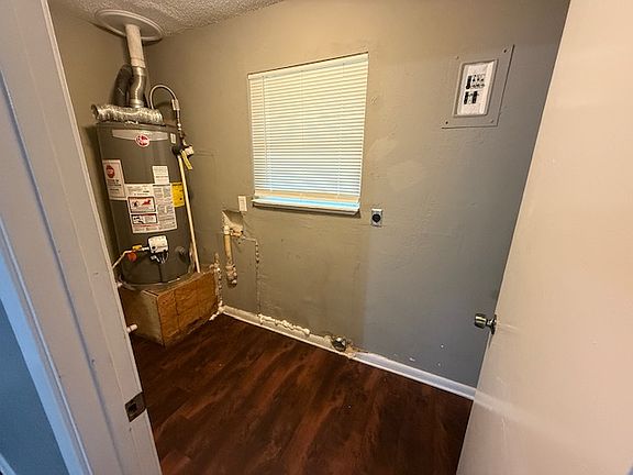 4th image of 709 Shirley Dr