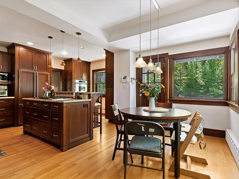 1442 E Federal Way — Photo 9