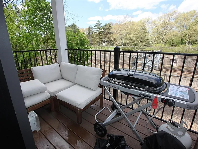 45 Burnett St #206 — Photo 8