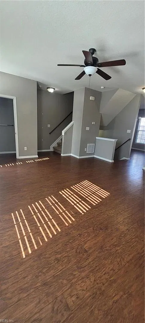 Beautiful home in GREAT location — Photo 2